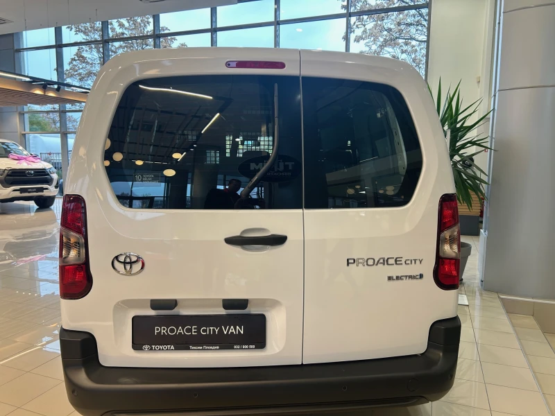 Toyota Proace City EV CREW CAB, снимка 5 - Автомобили и джипове - 52290546