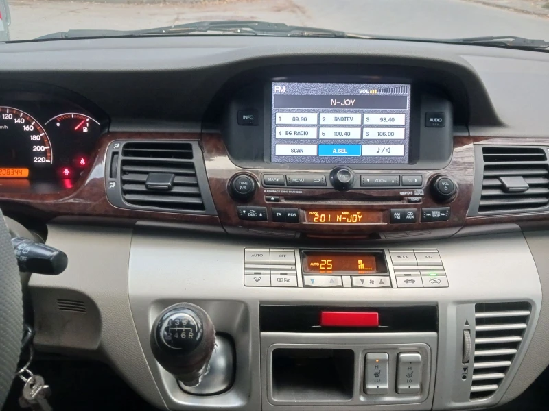 Honda Fr-v 2.2 i-CTDi, снимка 11 - Автомобили и джипове - 52484601