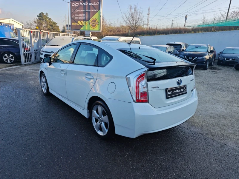 Toyota Prius ХИБРИД* ПАНОРАМА* ЛЕД* НАВИ* ГАРАНЦИЯ, снимка 3 - Автомобили и джипове - 52849567