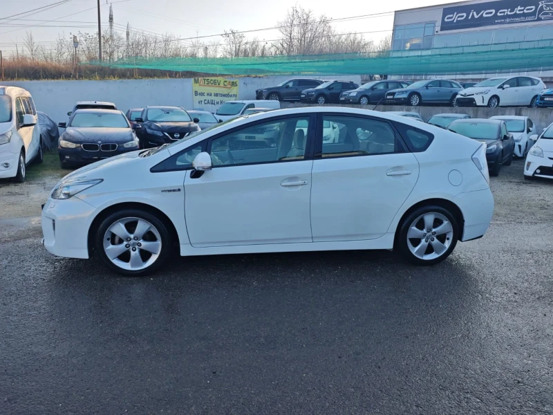 Toyota Prius ХИБРИД* ПАНОРАМА* ЛЕД* НАВИ* ГАРАНЦИЯ, снимка 2 - Автомобили и джипове - 52849567