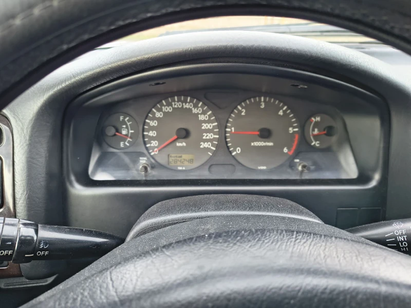 Toyota Avensis, снимка 16 - Автомобили и джипове - 53560409