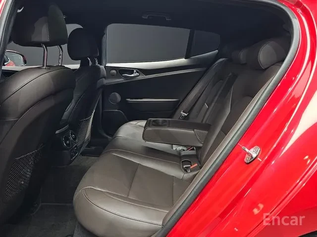 Kia Stinger 2.0 Turbo, снимка 8 - Автомобили и джипове - 55682203