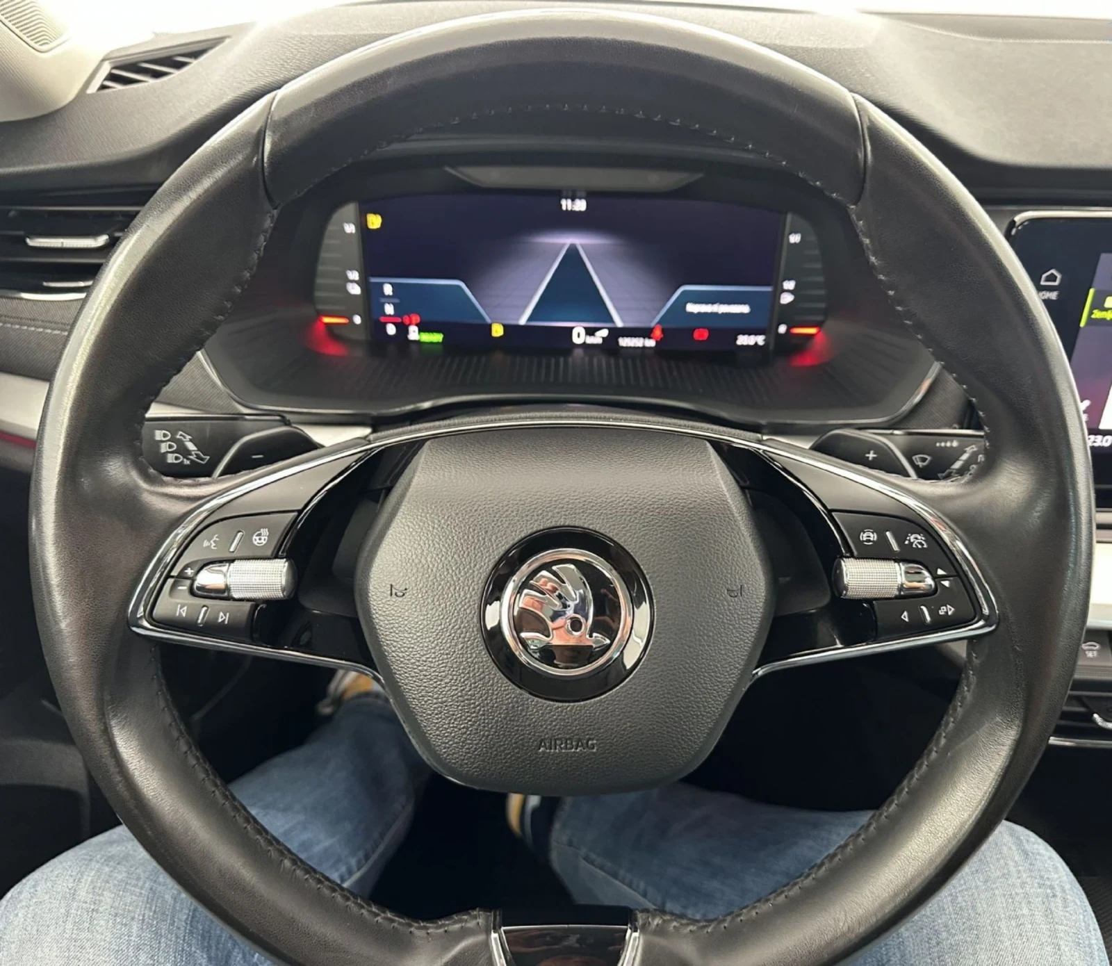 Skoda Octavia 1, 4 TSI.PHEV. LED.NAVI.PLUG IN - изображение 10