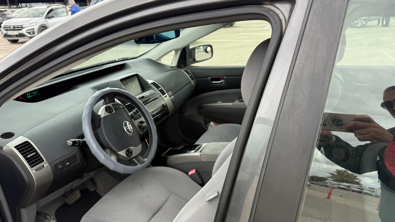 Toyota Prius Hybrid 1.5 бензин 121hp - изображение 6