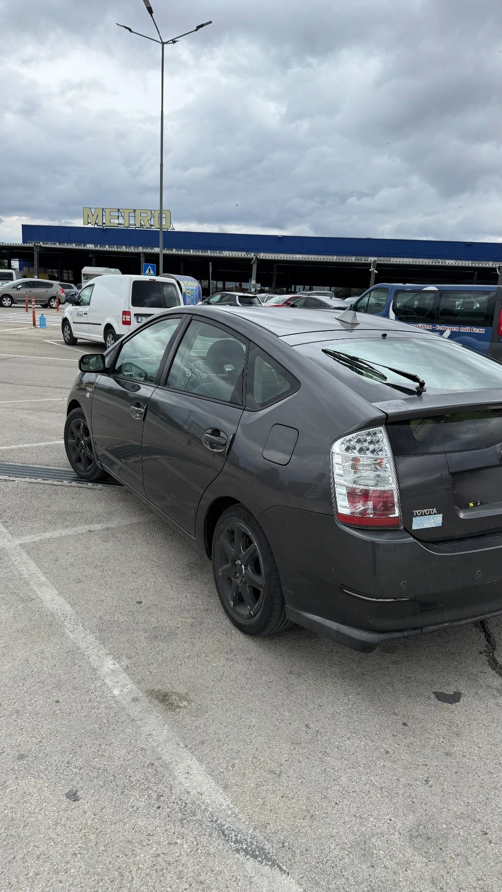 Toyota Prius Hybrid 1.5 бензин 121hp - изображение 4