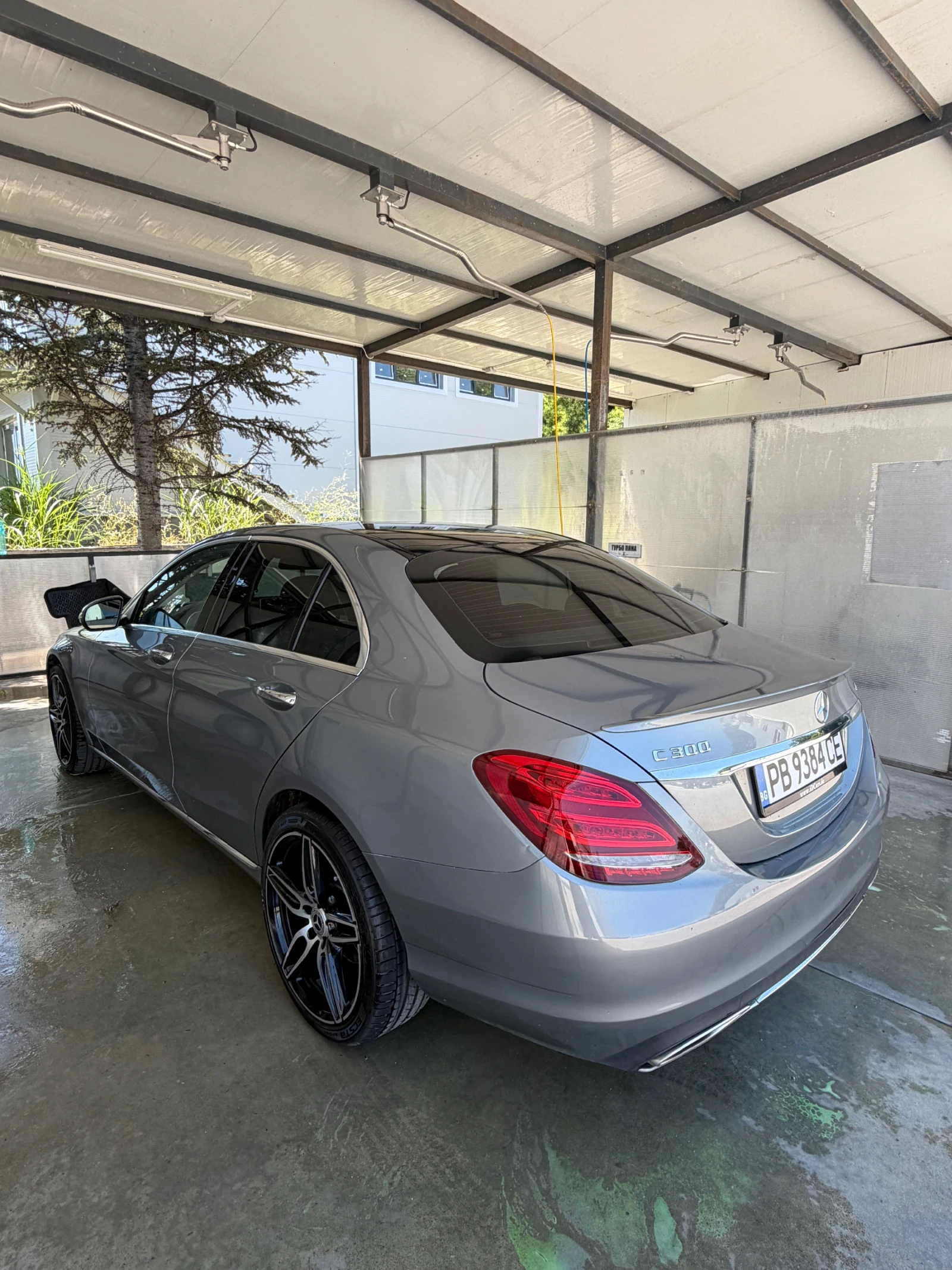 Mercedes-Benz C 300 4MATIC* BURMESTER* ПАНОРАМА* КАМЕРА, снимка 4 - Автомобили и джипове - 53152631