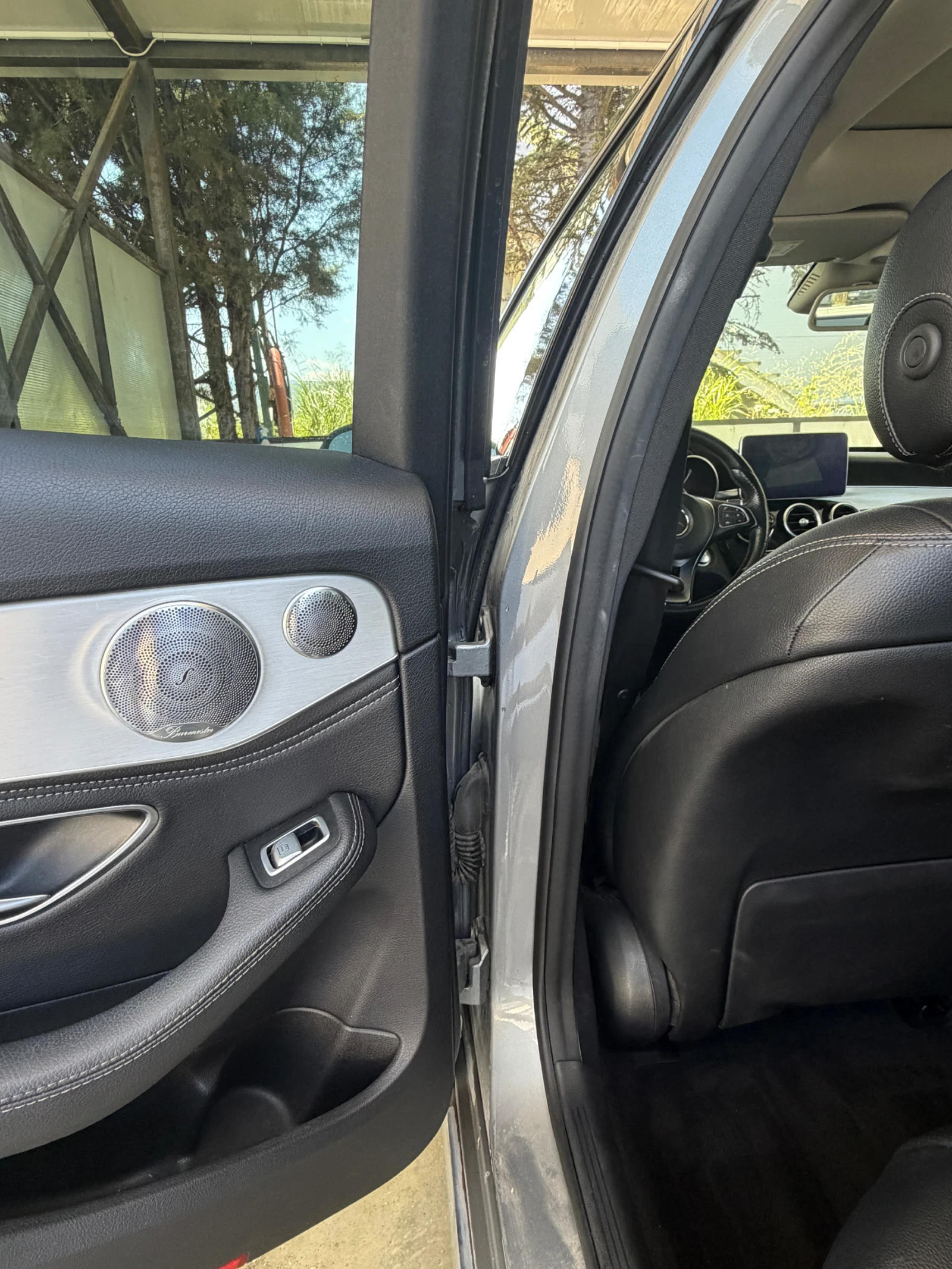 Mercedes-Benz C 300 4MATIC* BURMESTER* ПАНОРАМА* КАМЕРА, снимка 12 - Автомобили и джипове - 53152631