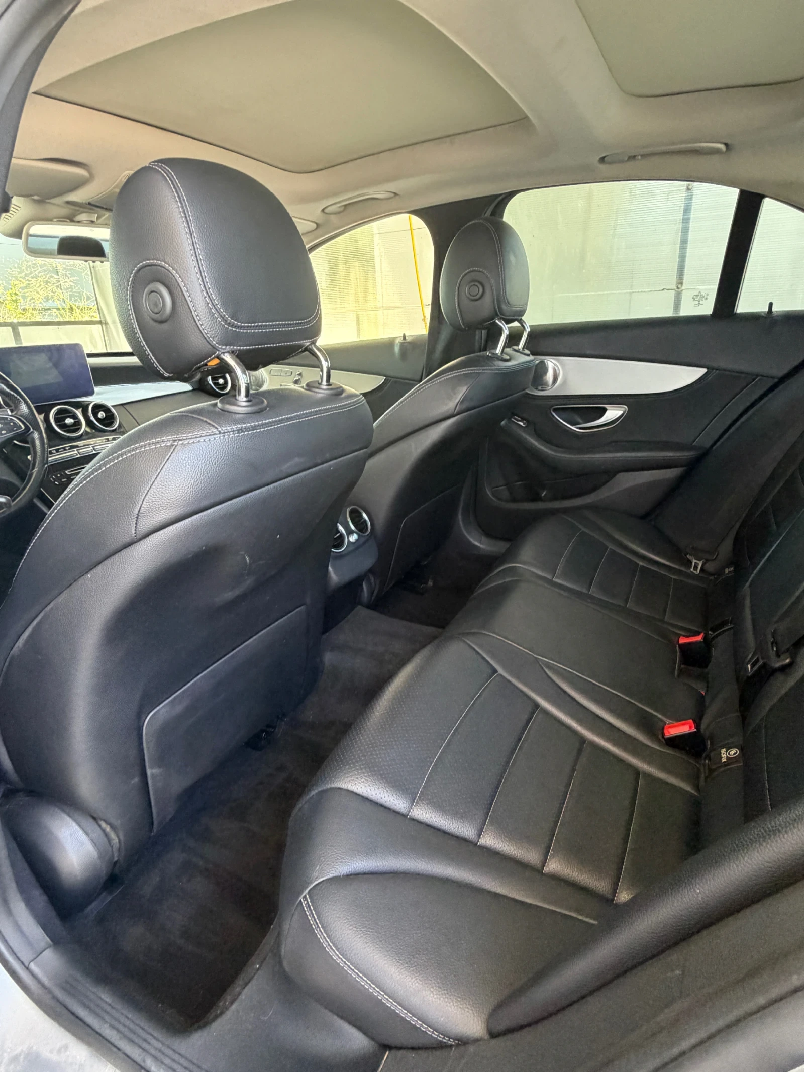 Mercedes-Benz C 300 4MATIC* BURMESTER* ПАНОРАМА* КАМЕРА, снимка 11 - Автомобили и джипове - 53152631