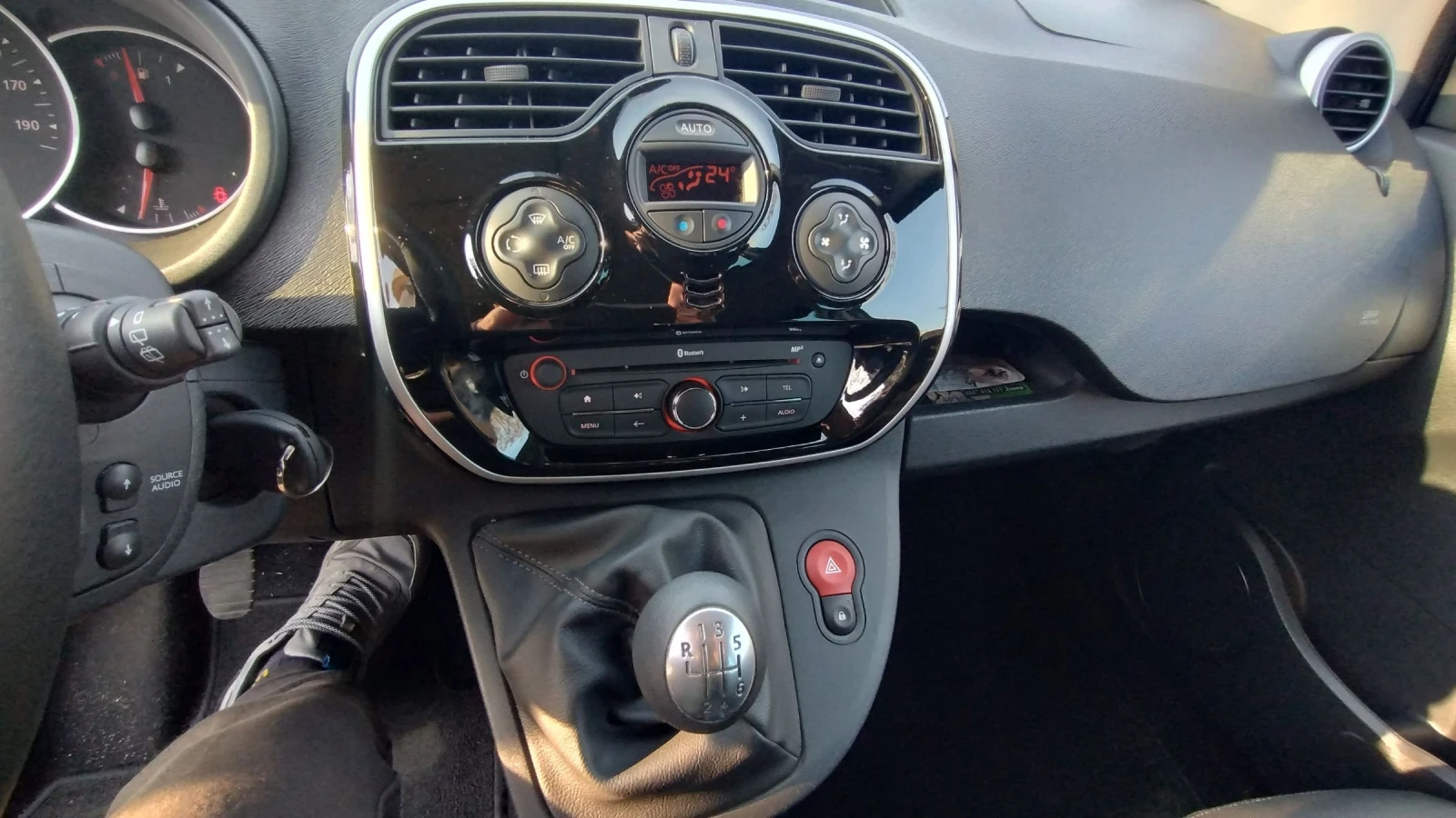 Renault Kangoo 1.2TCE LIMITED , снимка 10 - Автомобили и джипове - 53752682