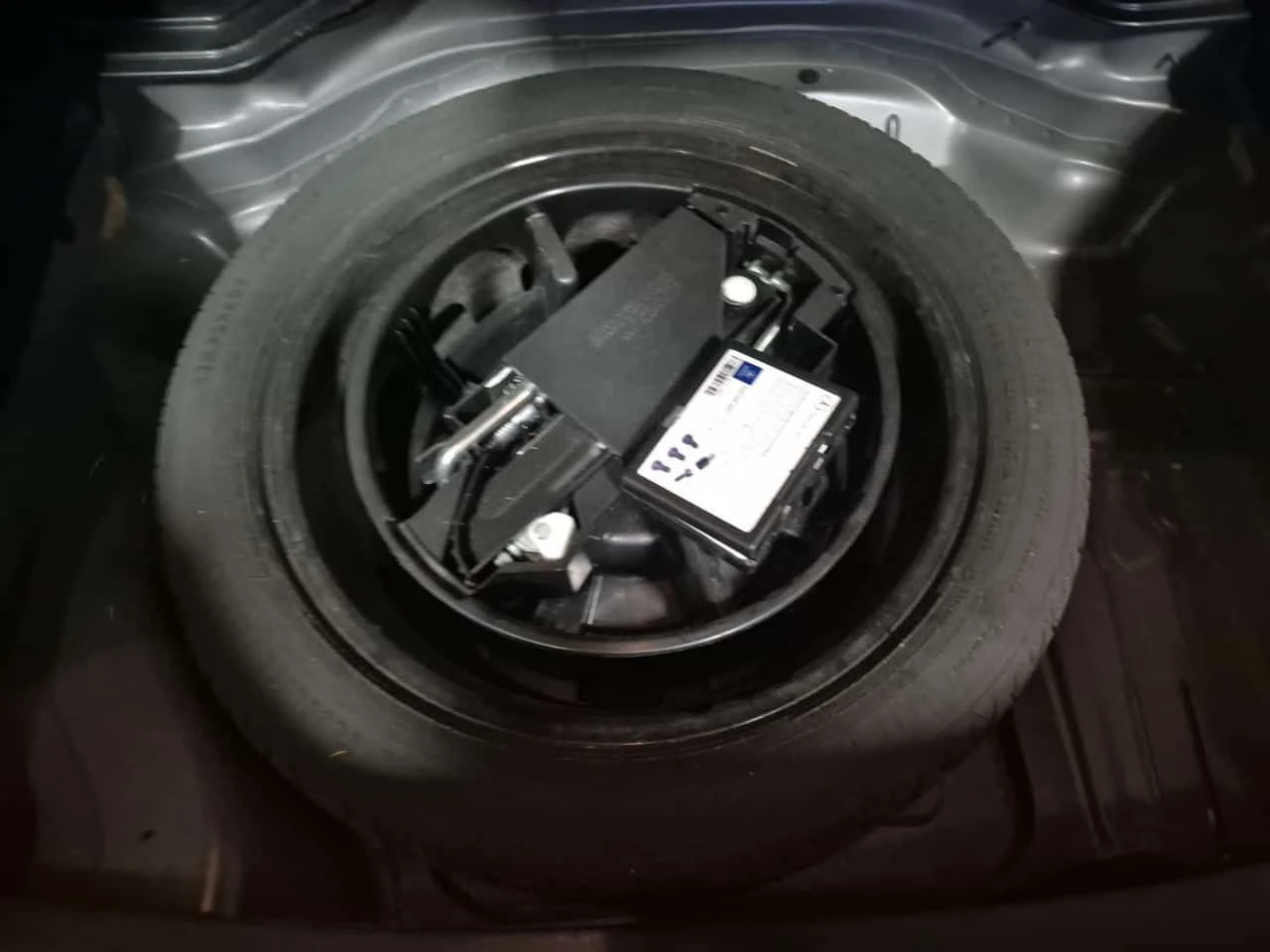 Mercedes-Benz CLS 400  PANORAMA| ОБДУХВАНЕ| АМБИЕНТ| CARFAX , снимка 14 - Автомобили и джипове - 53890814