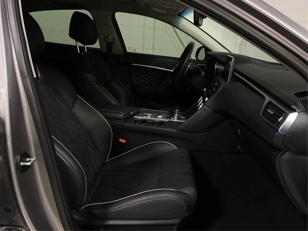 Genesis G70 3.3T AWD* АвтоКреди* (ЦЕНА ДО БГ), снимка 9 - Автомобили и джипове - 53951712