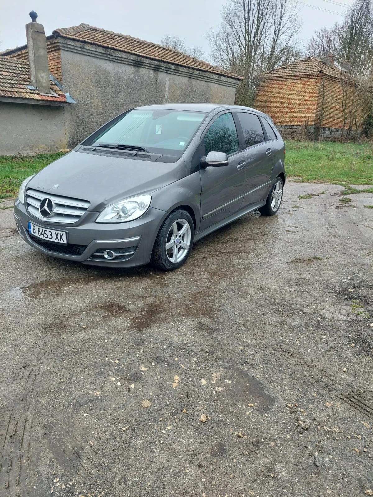 Mercedes-Benz B 180, снимка 3 - Автомобили и джипове - 54066935