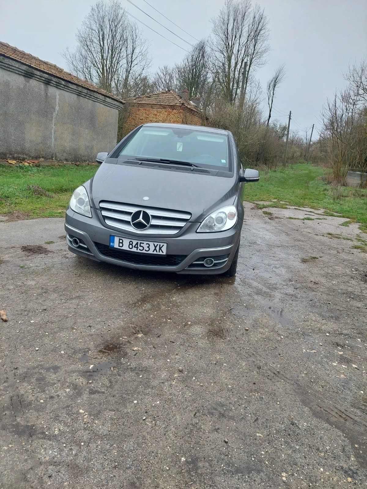 Mercedes-Benz B 180, снимка 2 - Автомобили и джипове - 54066935