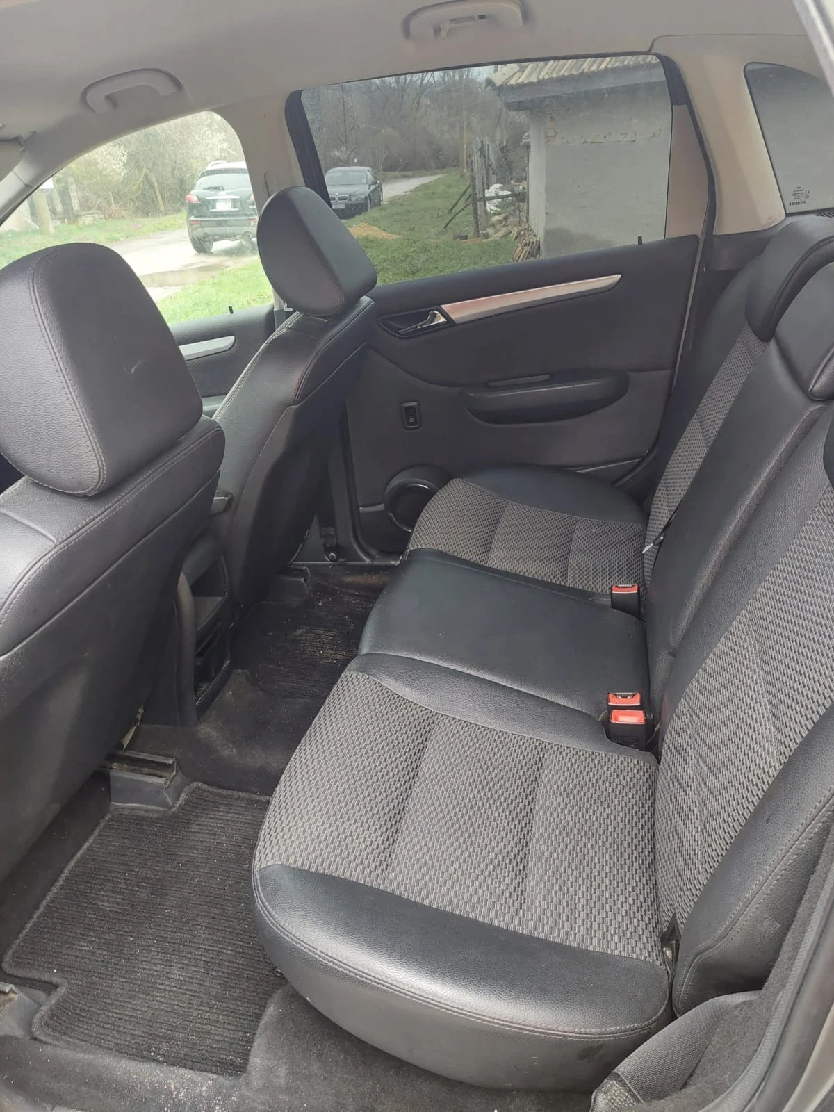 Mercedes-Benz B 180, снимка 8 - Автомобили и джипове - 54066935