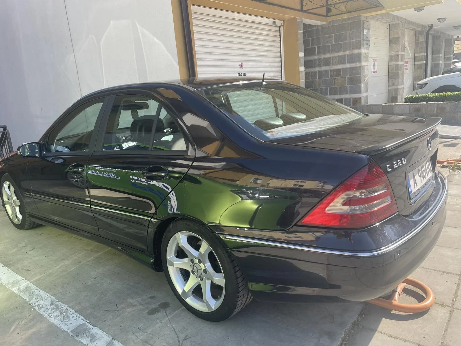 Mercedes-Benz C 220 Sport edition AMG, снимка 2 - Автомобили и джипове - 54455463