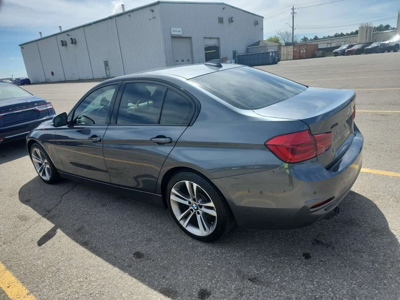 BMW 330 * 330i Xdrive * CARFAX * ЦЕНА ДО БГ* , снимка 3 - Автомобили и джипове - 54751356