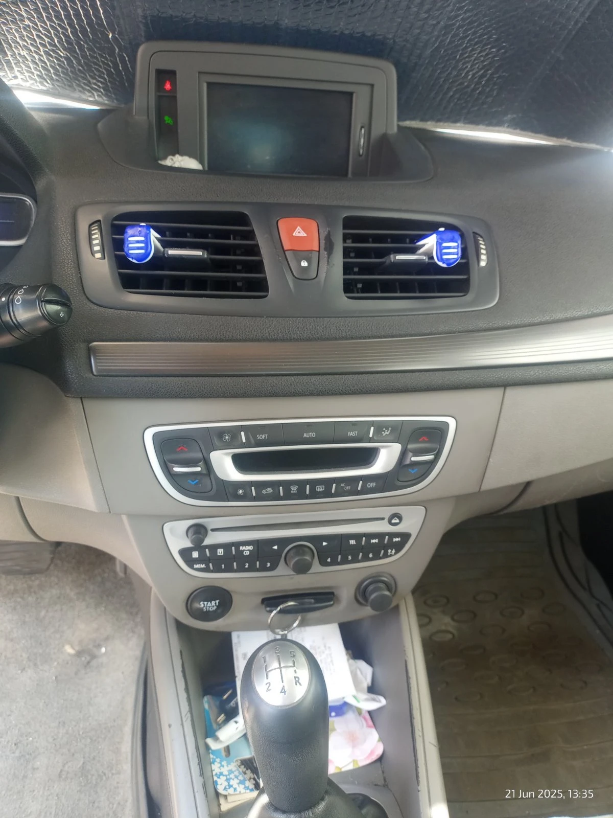 Renault Megane 1, 5 DCI, снимка 9 - Автомобили и джипове - 54823375