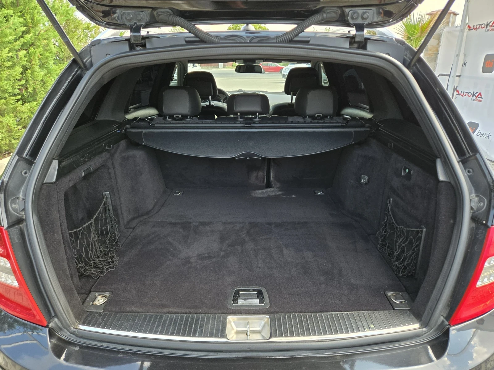 Mercedes-Benz C 220 2.2CDI-170кс= АВТОМАТ= AMG LINE= H&K= NAVI= КСЕНОН, снимка 10 - Автомобили и джипове - 55304973