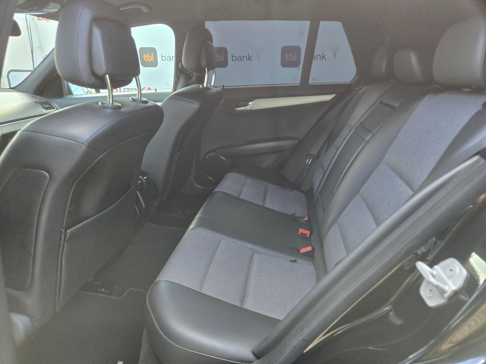 Mercedes-Benz C 220 2.2CDI-170кс= АВТОМАТ= AMG LINE= H&K= NAVI= КСЕНОН, снимка 9 - Автомобили и джипове - 55304973