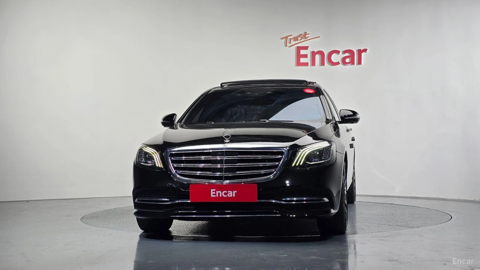 Mercedes-Benz S 560 LONG 4MATIC* МОНИТОРИ* МАСАЖИ* КОЖА* ПАНО* 360, снимка 3 - Автомобили и джипове - 55468179