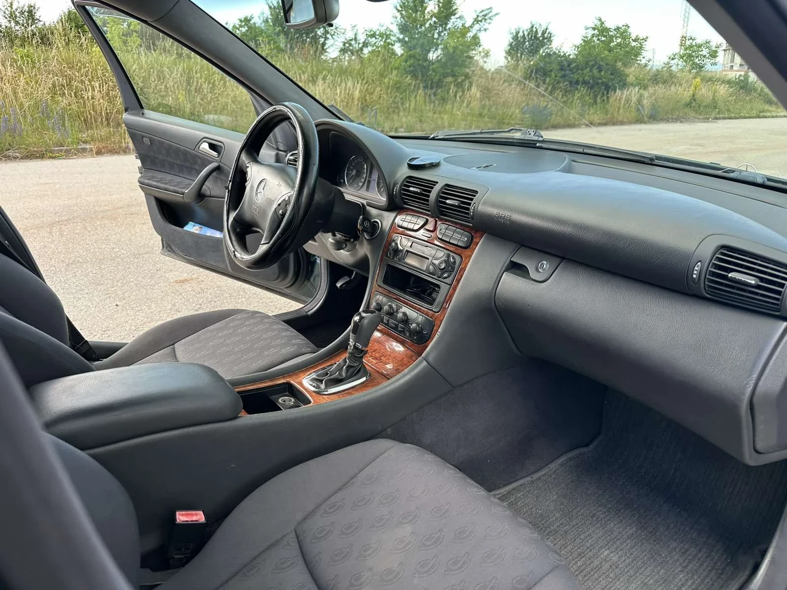 Mercedes-Benz C 240 2, 6 газ, снимка 4 - Автомобили и джипове - 55550454