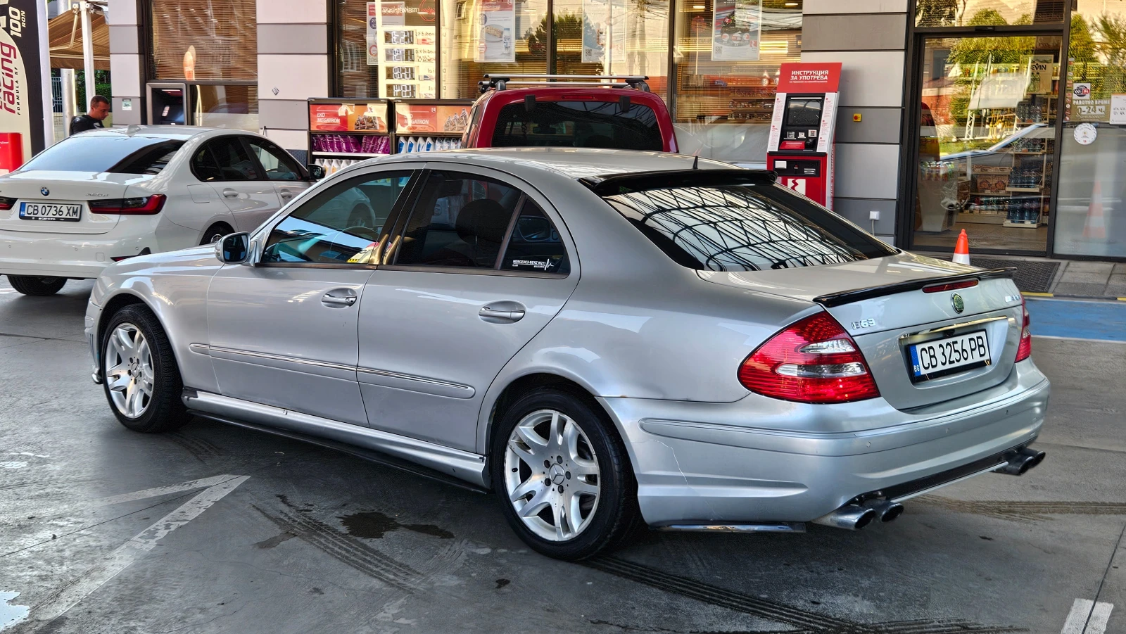 Mercedes-Benz E 320 GAZ/AMG/NAVIG/KOJA, снимка 3 - Автомобили и джипове - 55645320