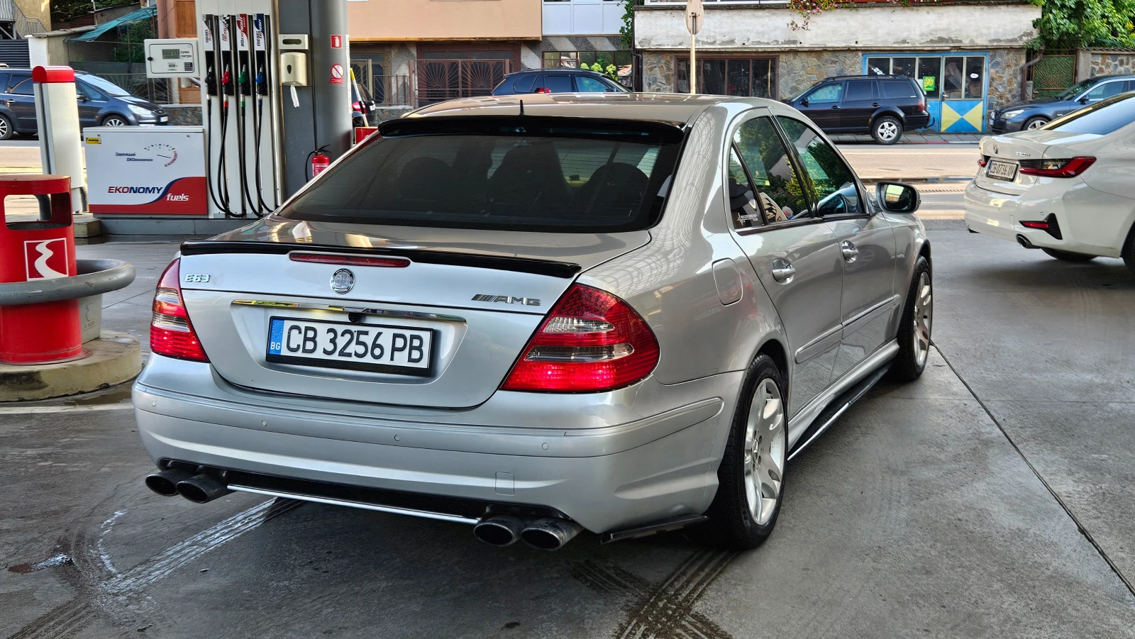 Mercedes-Benz E 320 GAZ/AMG/NAVIG/KOJA, снимка 5 - Автомобили и джипове - 55645320