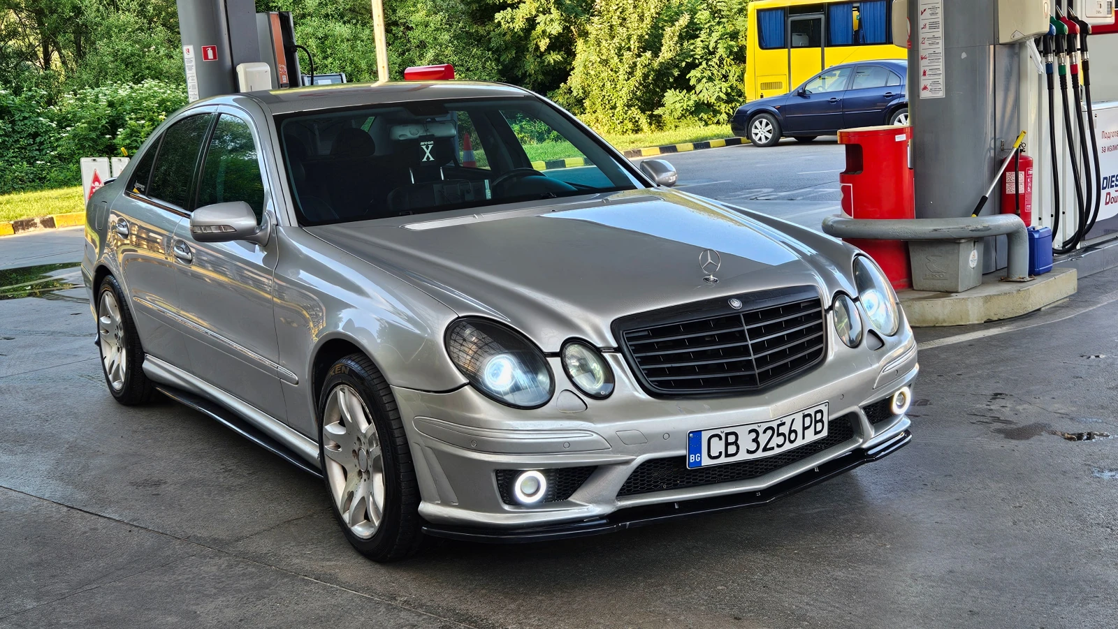 Mercedes-Benz E 320 GAZ/AMG/NAVIG/KOJA, снимка 9 - Автомобили и джипове - 55645320
