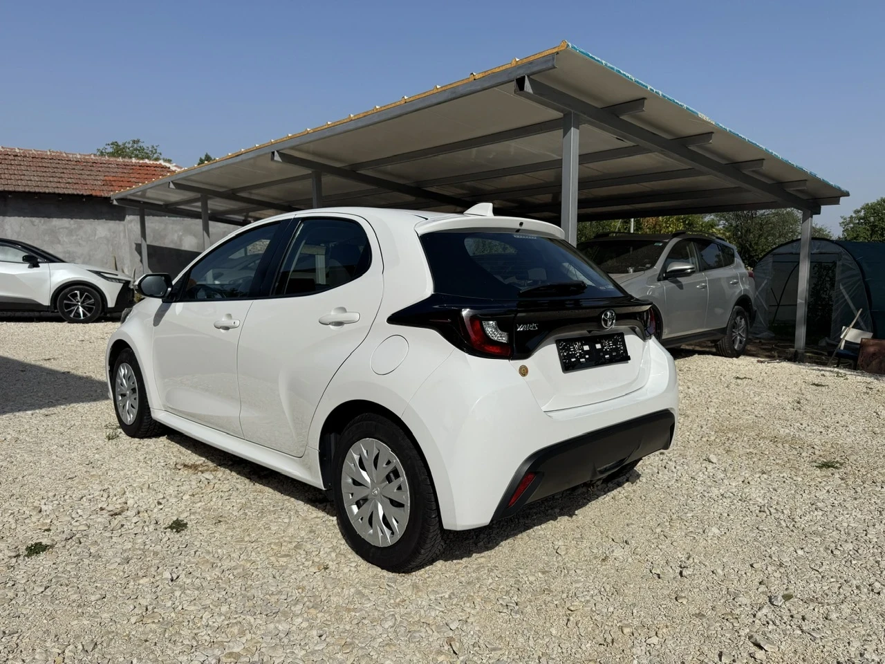 Toyota Yaris 1.5i Ръчни скорости/Мултимедия, снимка 3 - Автомобили и джипове - 55881601