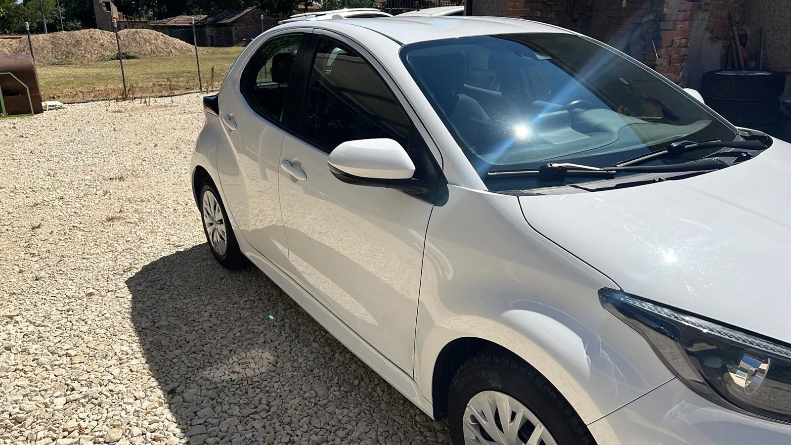 Toyota Yaris 1.5i Ръчни скорости/Мултимедия, снимка 5 - Автомобили и джипове - 55689646