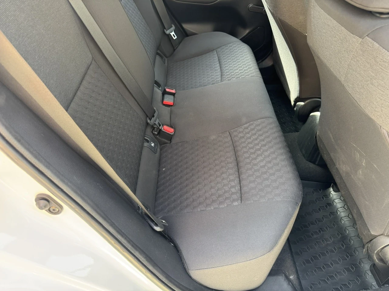 Toyota Yaris 1.5i Ръчни скорости/Мултимедия, снимка 12 - Автомобили и джипове - 55881601