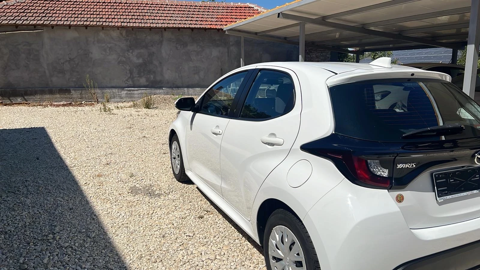 Toyota Yaris 1.5i Ръчни скорости/Мултимедия, снимка 2 - Автомобили и джипове - 55689646
