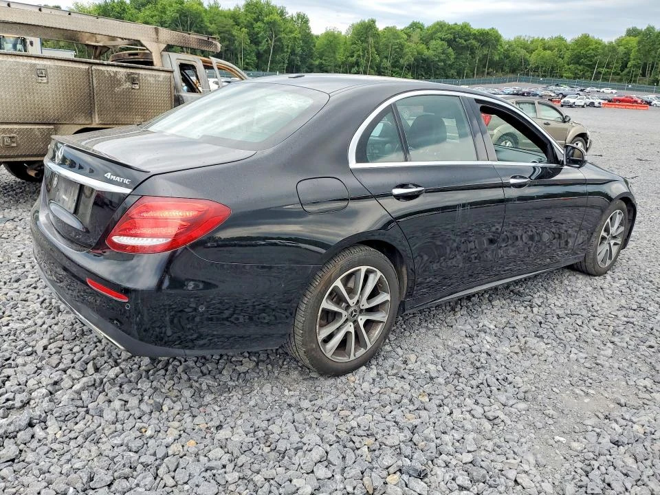 Mercedes-Benz E 400 4Matic | AMG-Пакет | Burmester | Ambient, снимка 6 - Автомобили и джипове - 55788643