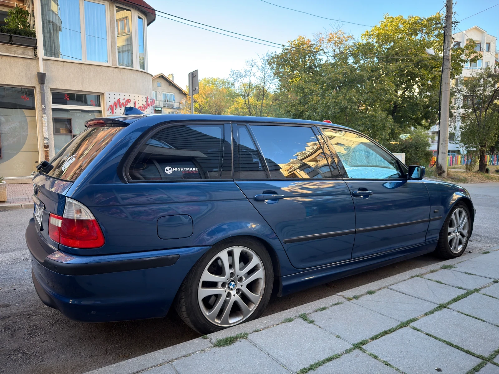 BMW 330 I, снимка 4 - Автомобили и джипове - 55981852