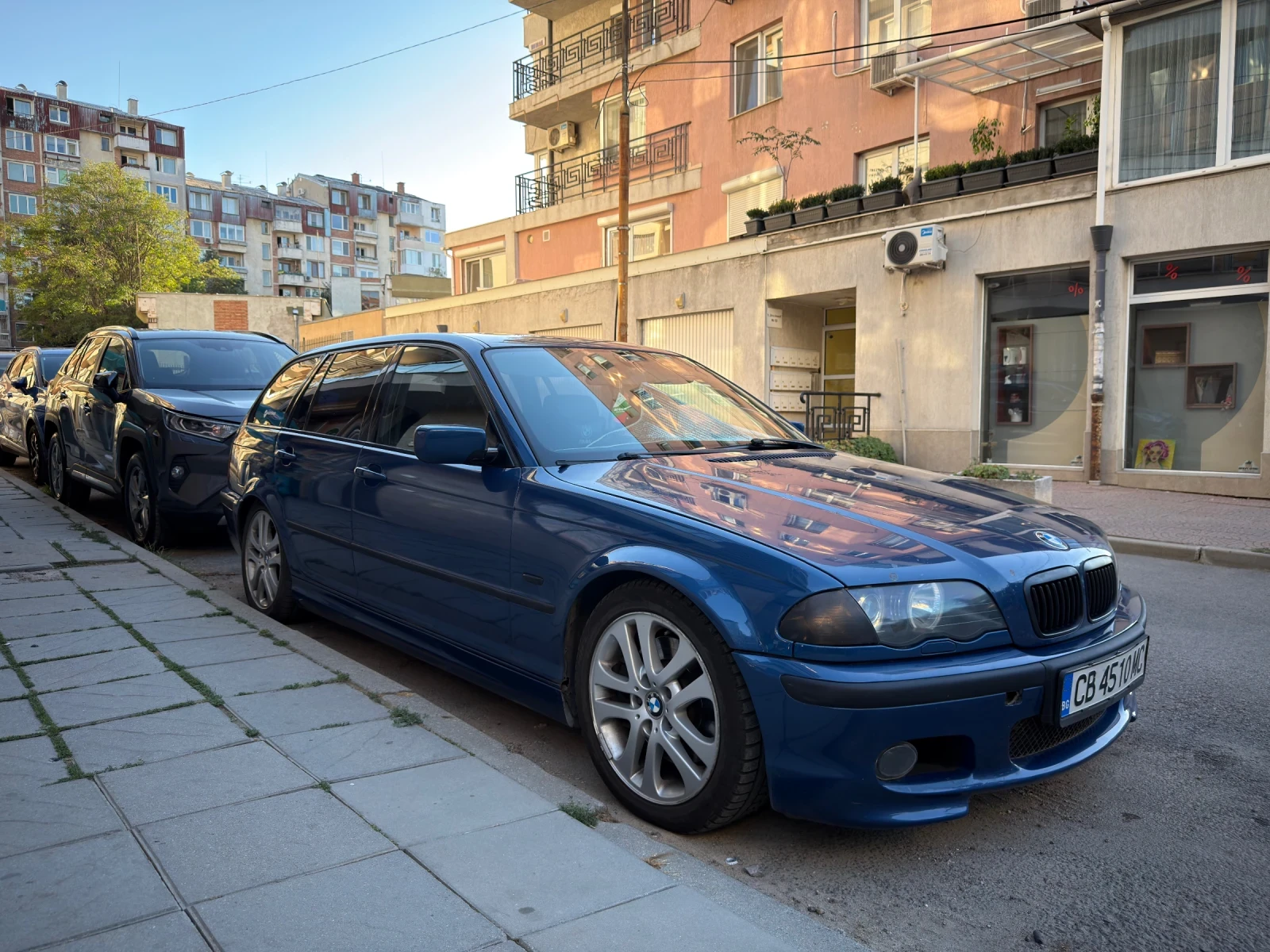 BMW 330 I, снимка 2 - Автомобили и джипове - 55981852