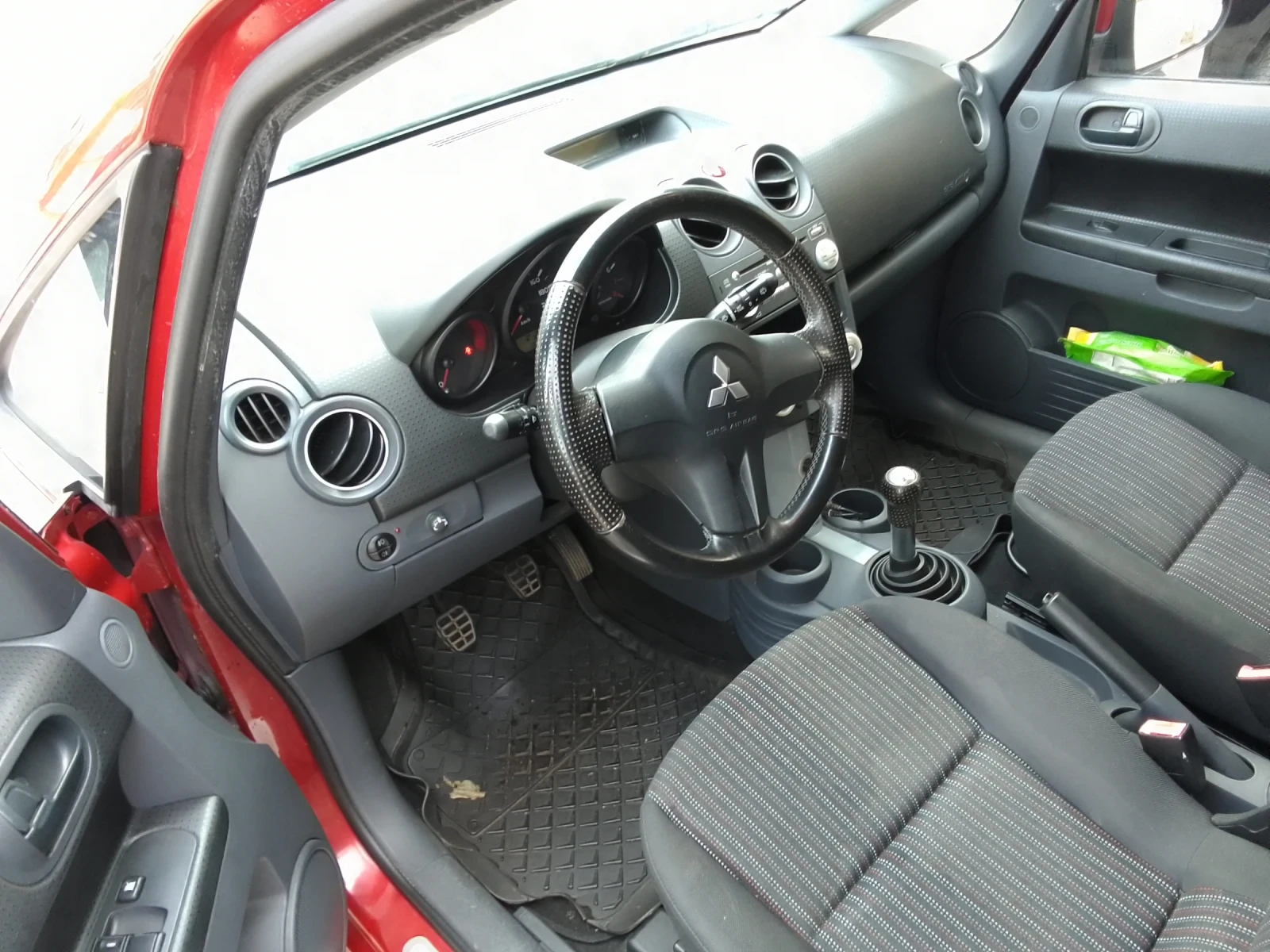 Mitsubishi Colt 1, 3 I, снимка 5 - Автомобили и джипове - 56004178