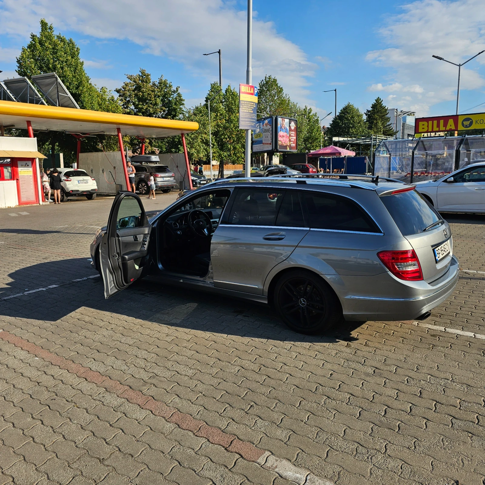 Mercedes-Benz C 220 Avangard, снимка 9 - Автомобили и джипове - 56103625