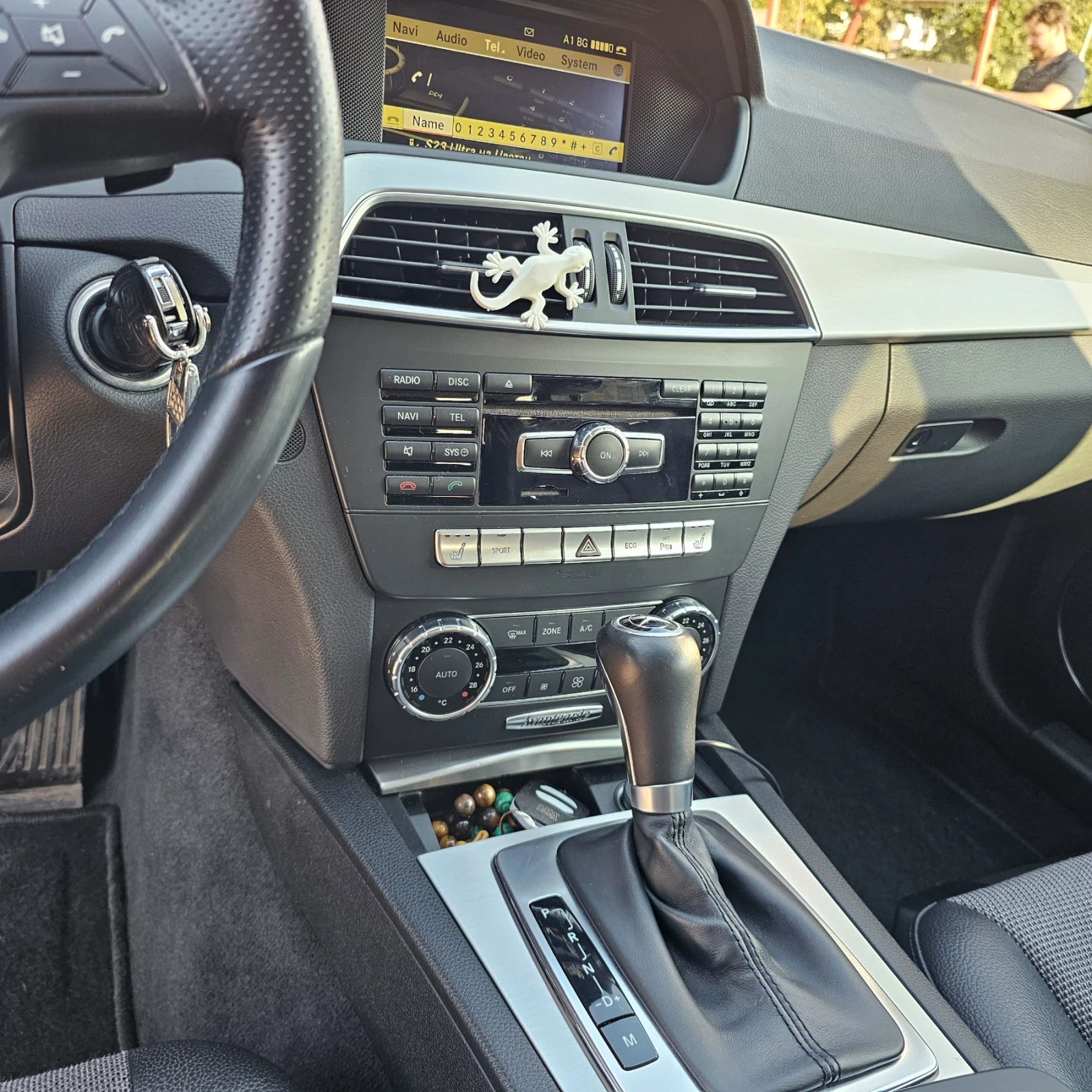 Mercedes-Benz C 220 Avangard, снимка 11 - Автомобили и джипове - 56103625
