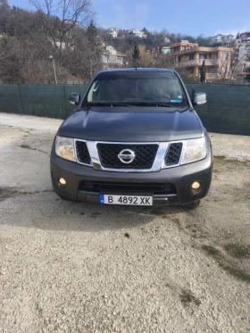 ������ Nissan Navara