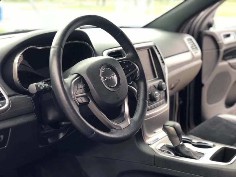 Jeep Grand cherokee 3.6, снимка 9 - Автомобили и джипове - 51952437