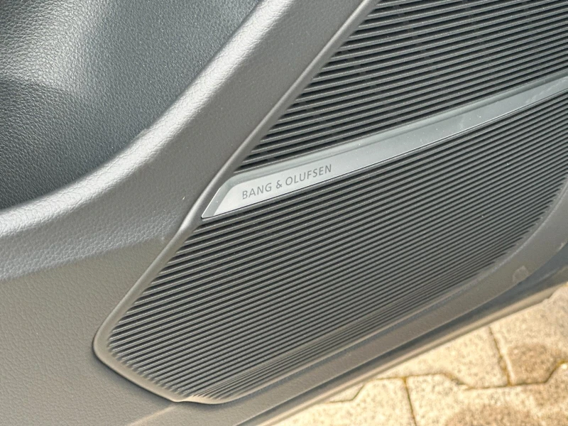 Audi RSQ8 PERFORMANCE CARBON CERAMIC-BRAKES B&O HEAD UP PANO, снимка 9 - Автомобили и джипове - 51647132