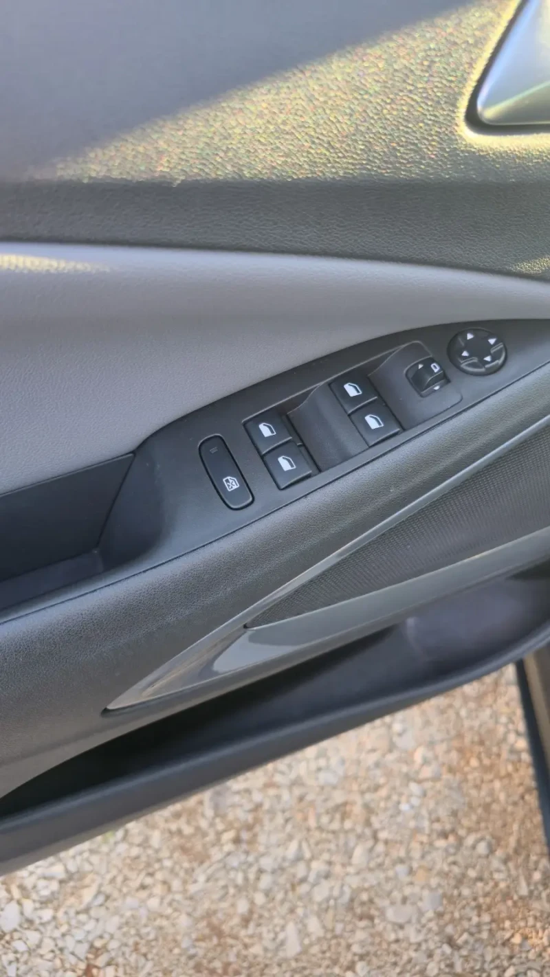 Opel Crossland X, снимка 8 - Автомобили и джипове - 52380936