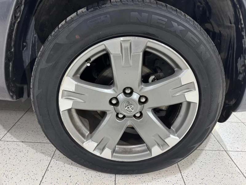 Toyota Rav4 2.0 D4D, снимка 9 - Автомобили и джипове - 53238145