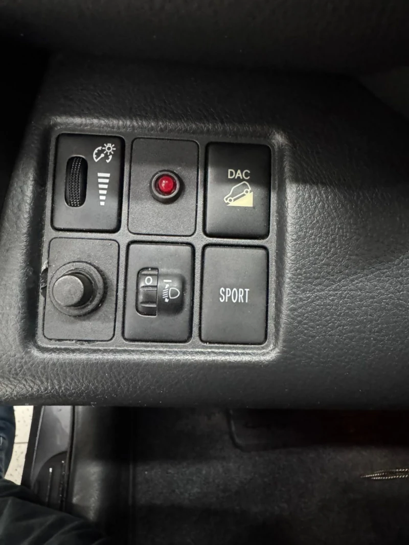 Toyota Rav4 2.0 D4D, снимка 12 - Автомобили и джипове - 53238145