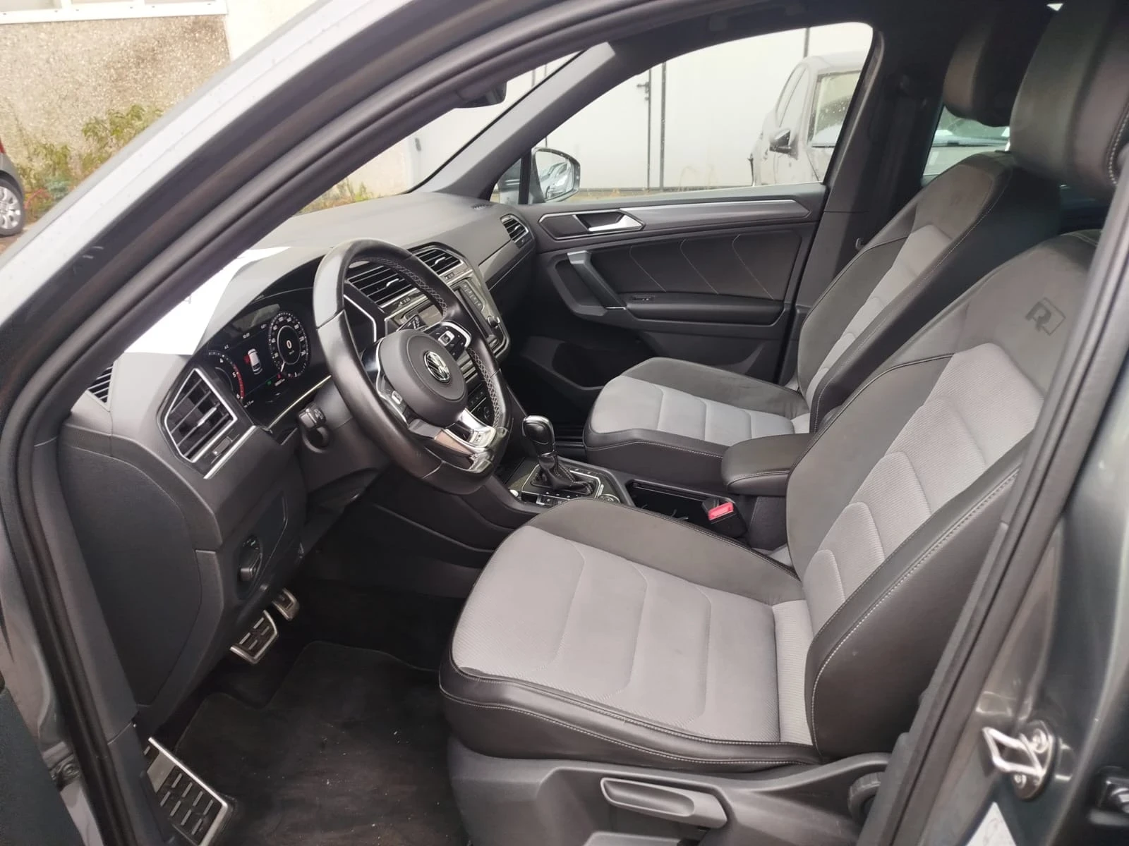 VW Tiguan TDI* 240* R-Line* 4motion | Mobile.bg   11