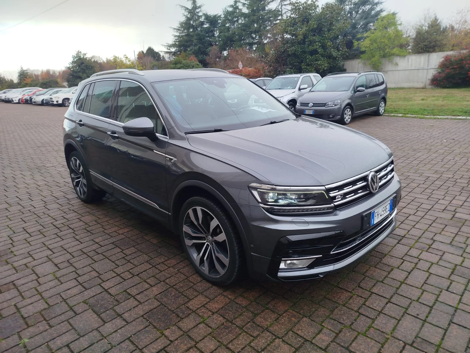 VW Tiguan TDI* 240* R-Line* 4motion - изображение 3