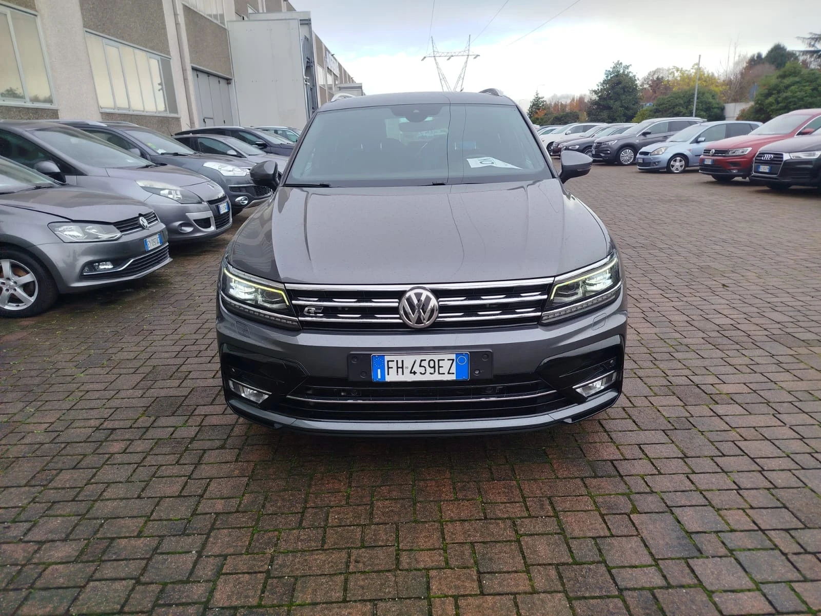 VW Tiguan TDI* 240* R-Line* 4motion - изображение 2