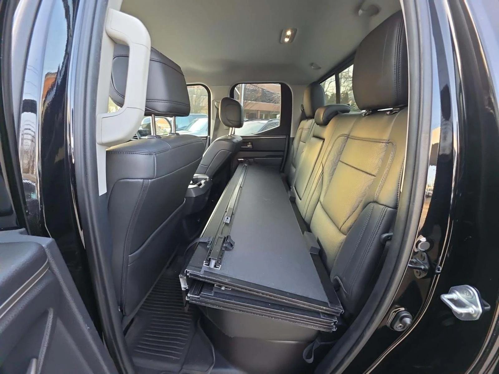 Toyota Tundra Limited - изображение 10