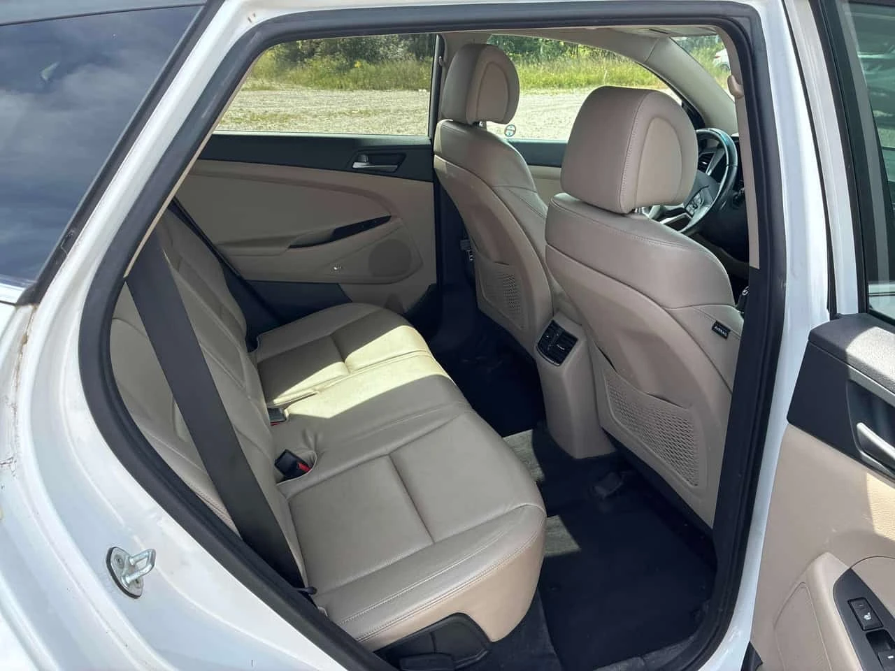 Hyundai Tucson Luxury/ОТ ПРЕДСТАВИТЕЛСТВО/БЕЗ ИНЦИДЕНТИ/КЛИП, снимка 15 - Автомобили и джипове - 56341722