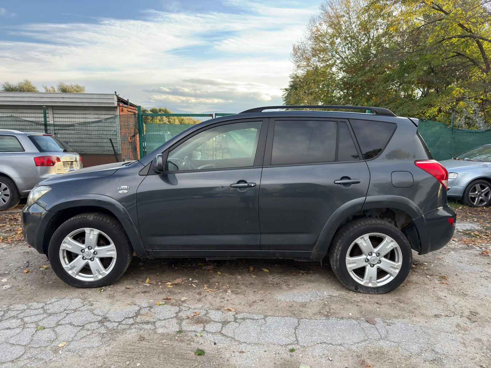 Toyota Rav4 2.2 D4D, снимка 6 - Автомобили и джипове - 56565109